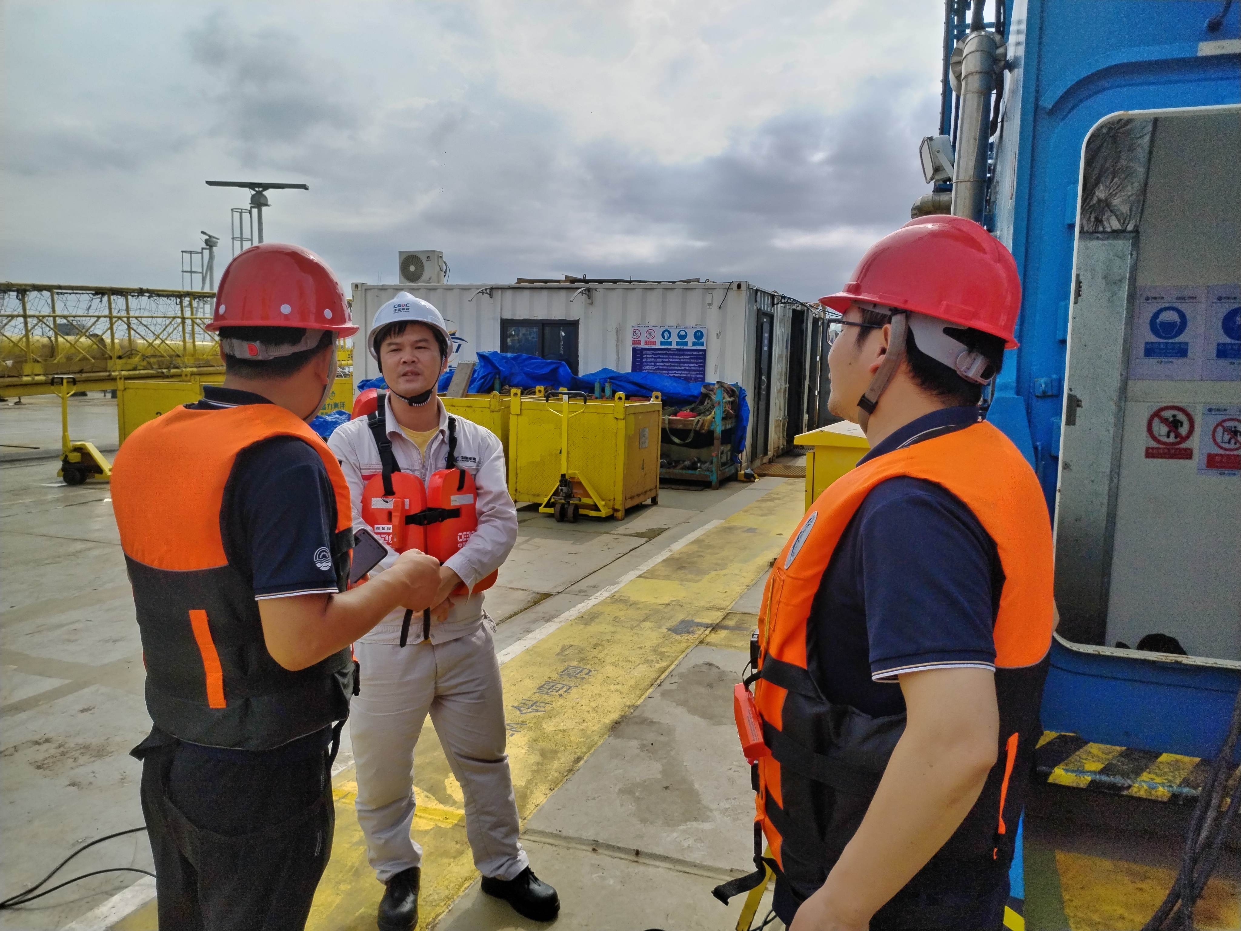 684008757e83a.jpg 684008757e83a.jpg